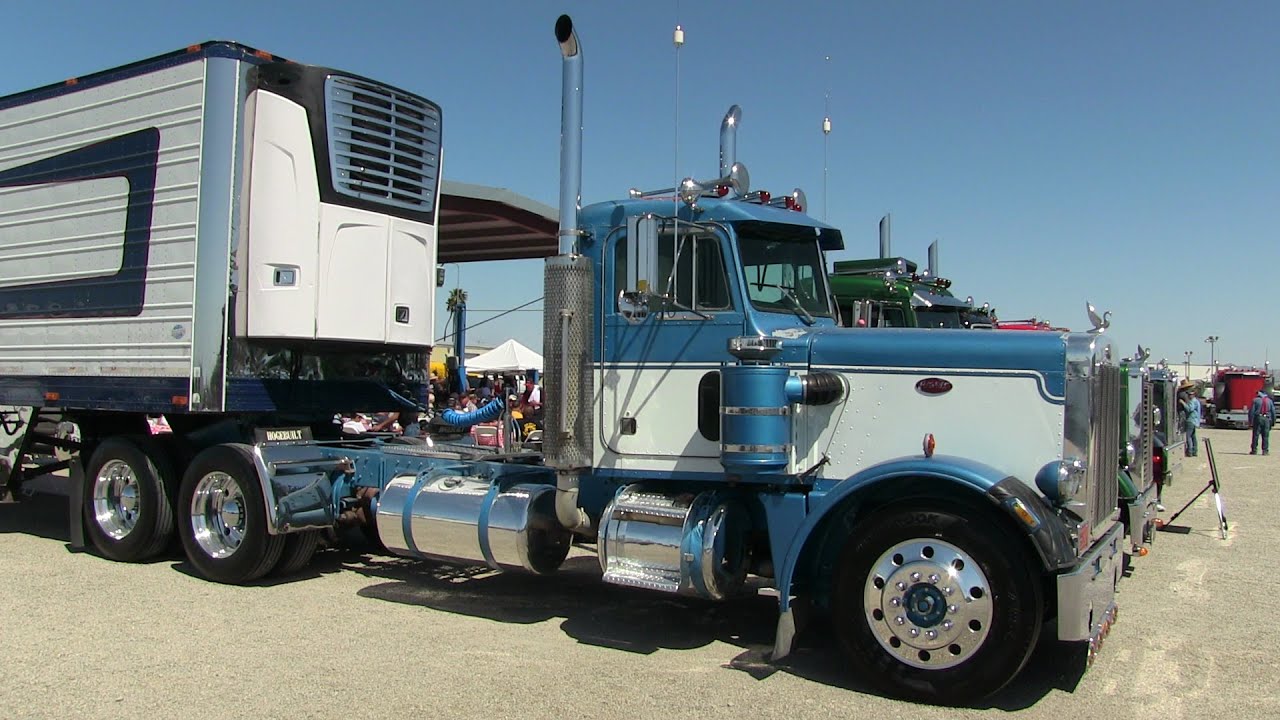 Peterbilt 359 And A Spread-Axle Reefer Trailer At Green's RV World Yuma, Arizona -- March 25th, 2023