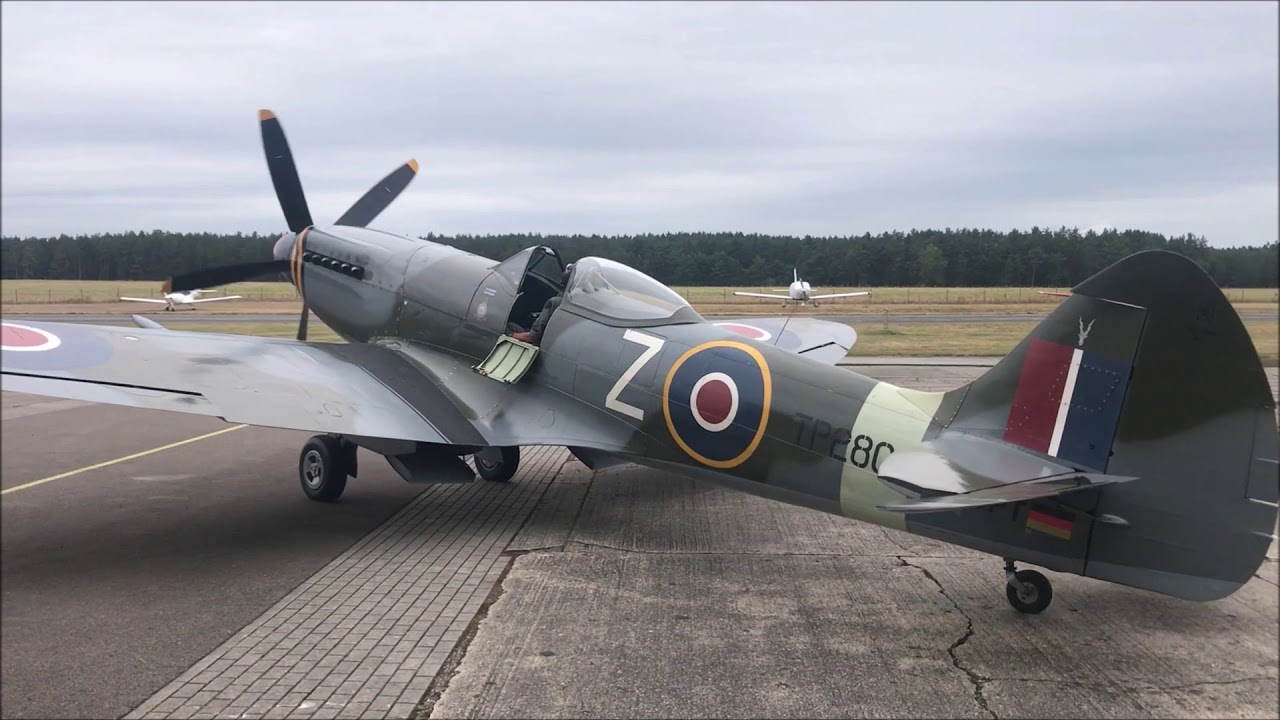 Hangar10 Collection up in the air - Messerschmitt, Mustang, Spitifre, ....