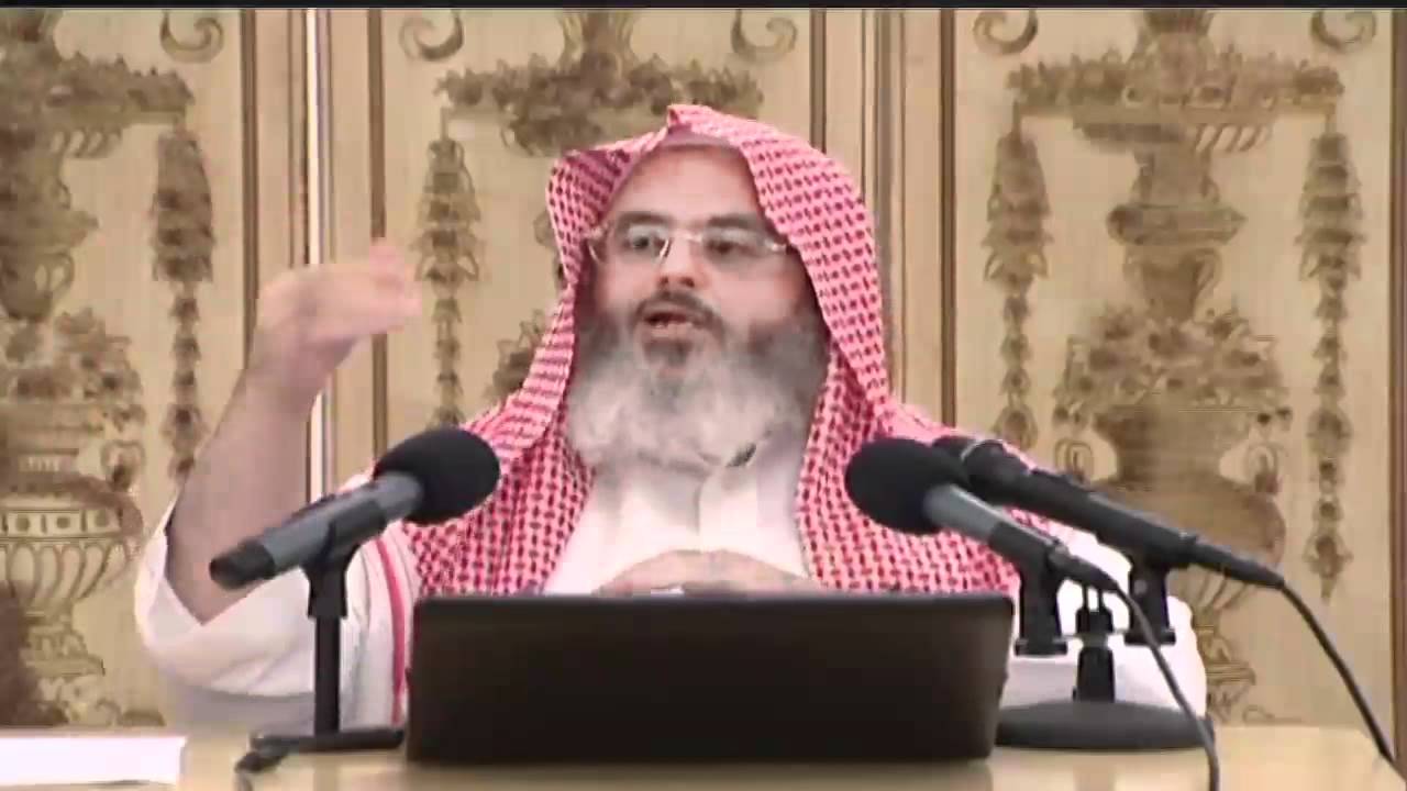 من هو الشهيد الذي يدفن بثيابه ولا يغسل ولا يصلى عليه؟