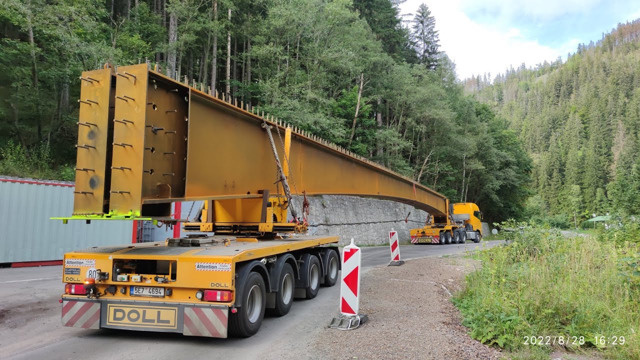 Hanyš - transport of 39.5 m long steel beams  part 2 - Nadměrný náklad/Oversize load/Schwertransport