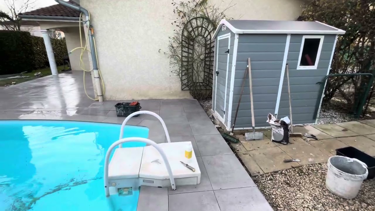 Terrasse Piscine en Grès Cérame 60x60 – Margelles 60x120 | Lyon