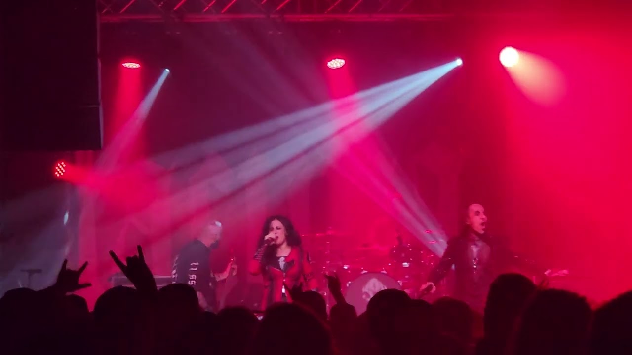Lacuna Coil - Nothing Stands In Our Way. Live in Des Moines 5/16/2025