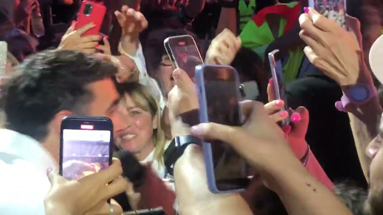 L’arrivo di Marco Mengoni e la sua Cambia Un Uomo - Live Padova 2023
