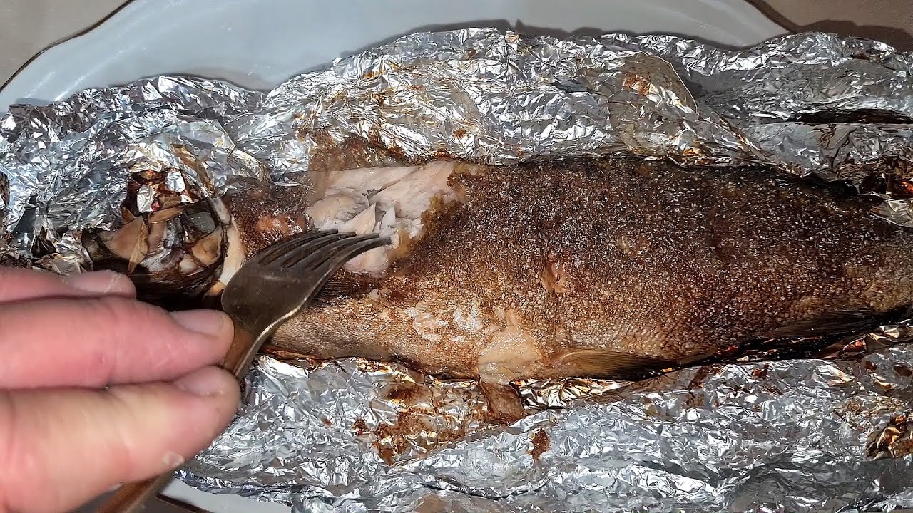 Как вкусно приготовить рыбу в духовке. Ленок печеный, в собственном соку. Кухня Аборигена.