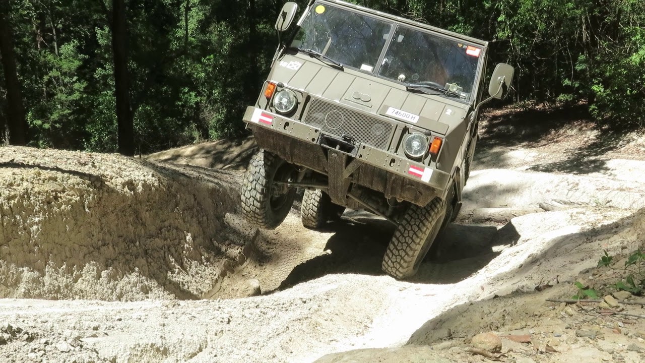 MG2 – FC101 vs Perentie vs 6WD Pinzgauers at bend at MG