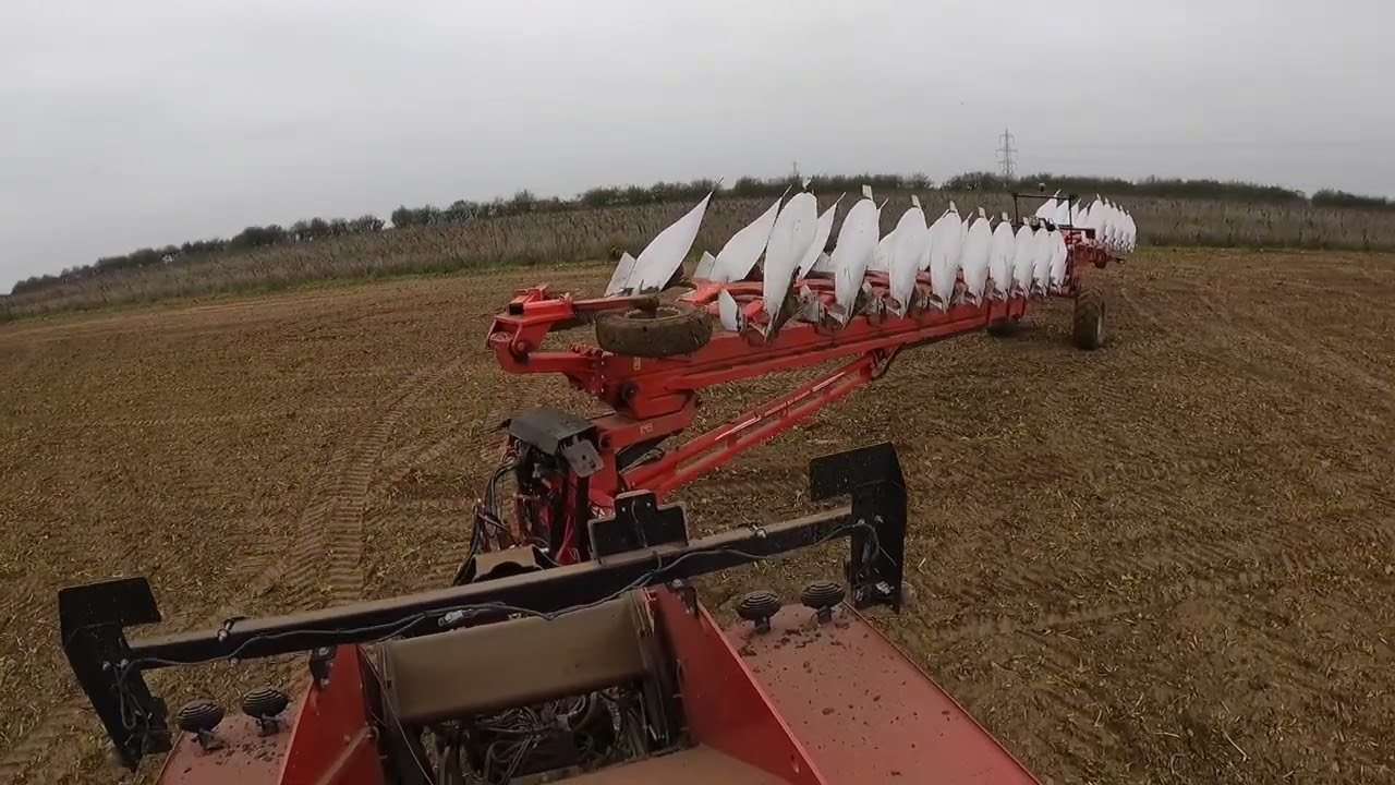 Case ih quadtrac 580 and besson 14 furrow ploughing after beet 2024