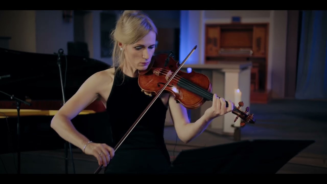 The home within/Blue Blossom (Freya Deiting vl Daniel Masuch p)