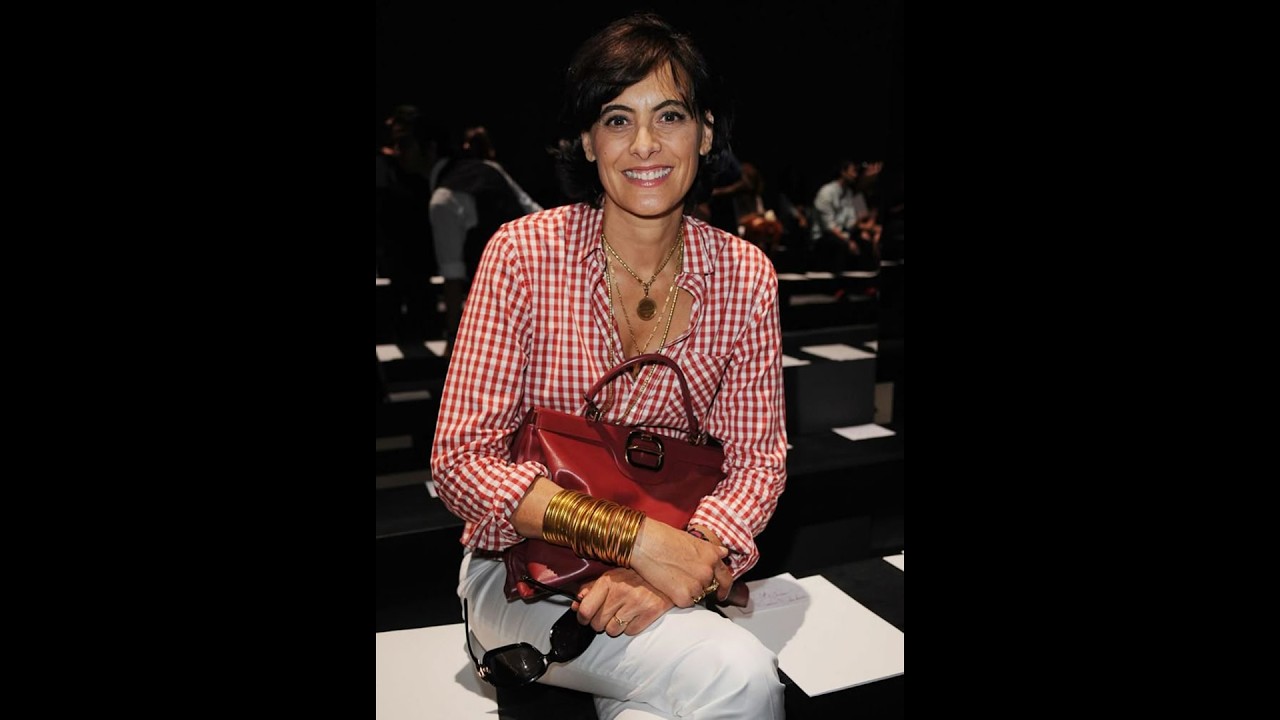 She is 67 years old and the way she dresses is a true expression of art  Elegant Look Tips