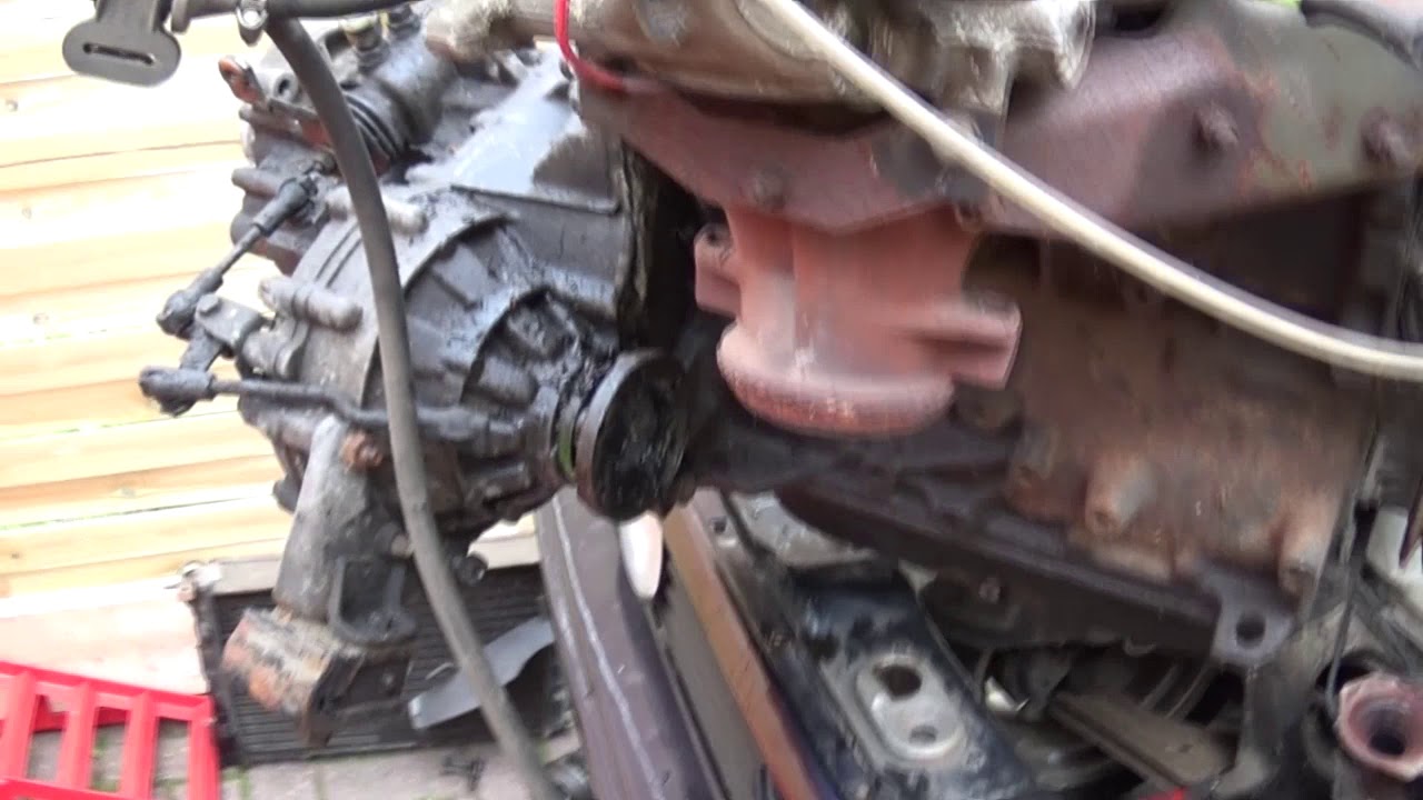 Wir bauen den Golf1 Motor aus.