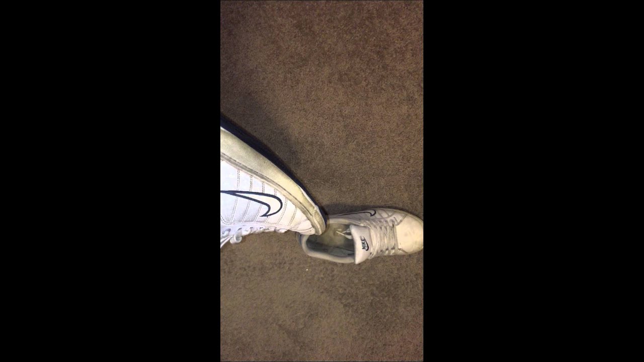 Sweaty Sockless Nike Court Traditons