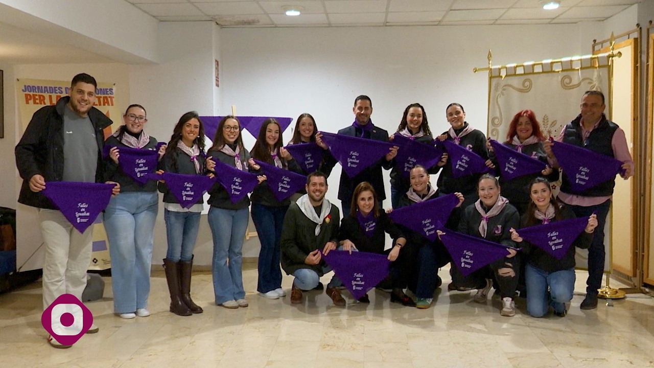 Las Falleras Mayores leen el manifiesto de la concentración mensual contra las violencias machistas