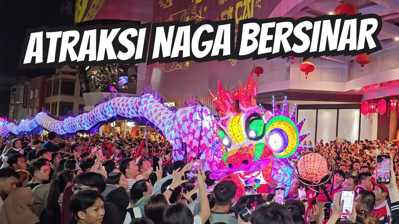NAGA KHATULISTIWA TEBAR PESONA KE RATUSAN PENGUNJUNG AYANI MEGA MALL