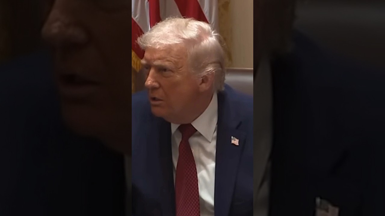 Джо Роган отреагировал на перепалку Трампа с репортером во время напряженного обмена репликами.