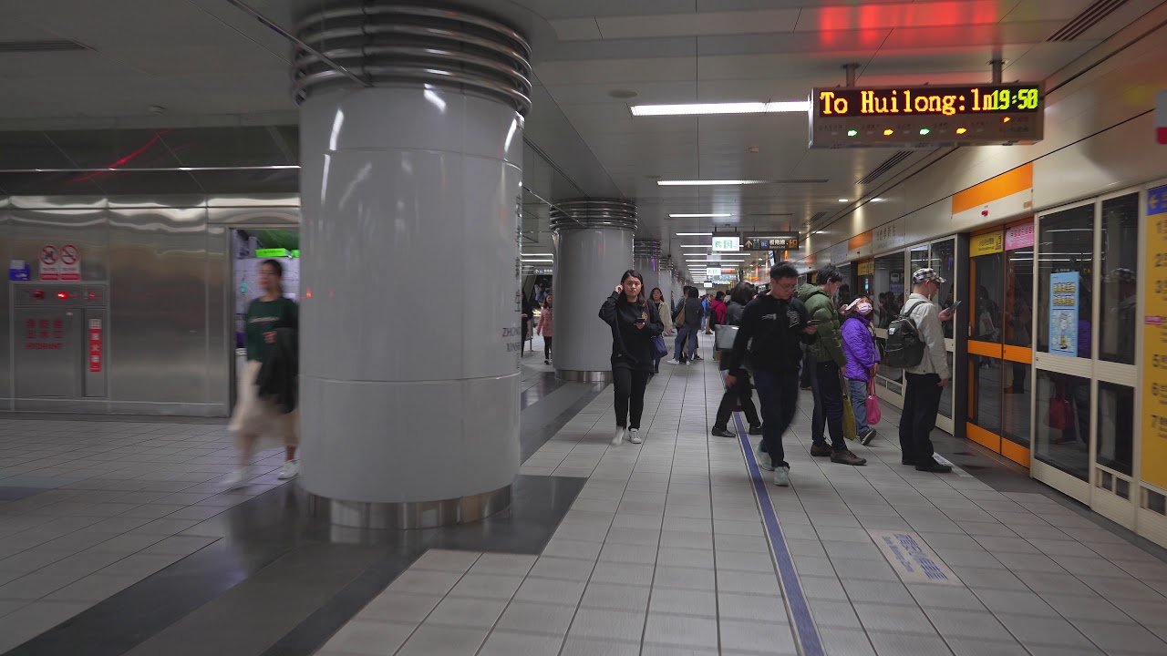 Taiwan, Taipei, MRT night ride from Guting to Zhongxiao Xinsheng