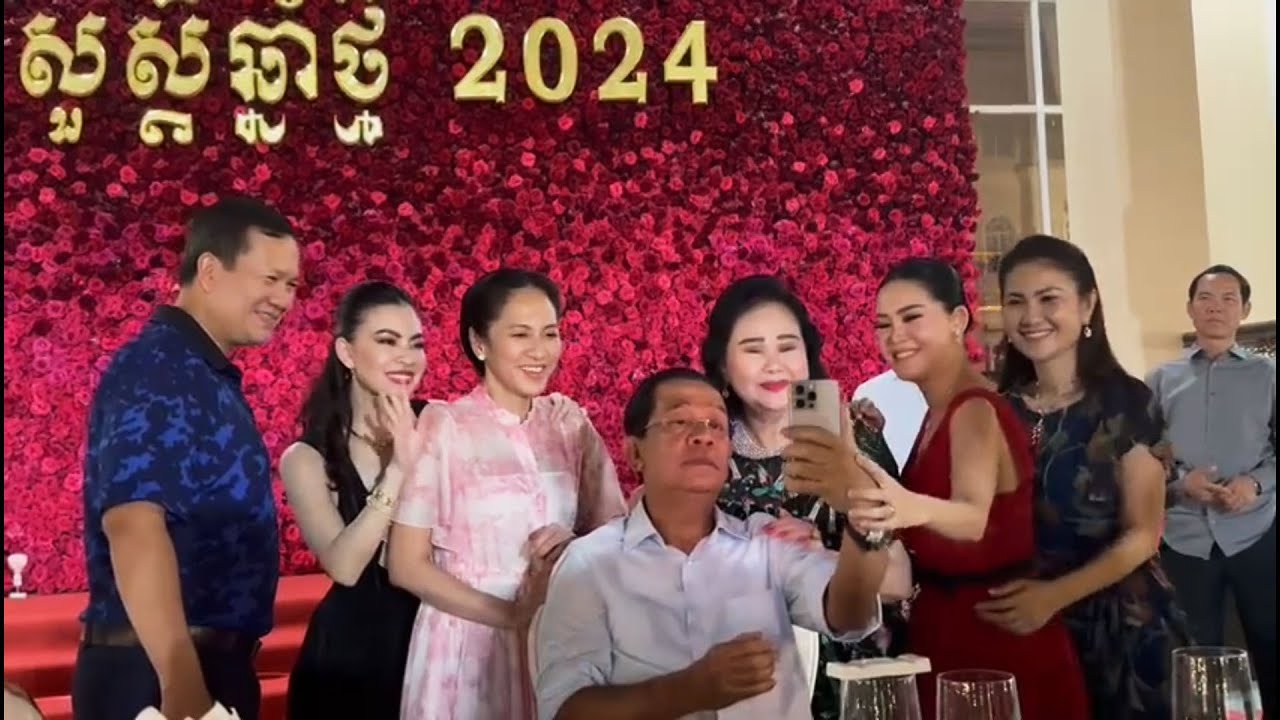 PM Hun Maneth and ex.PM Hun Sen celebrate New Year Eve. 2024 with big family at Villa in Phnom Penh