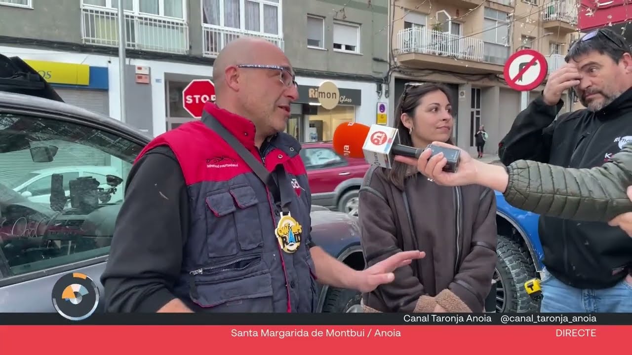Un grup d'anoiens torna del Marroc després d'entregar joguines i menjar en la 'Chatarras Raid'