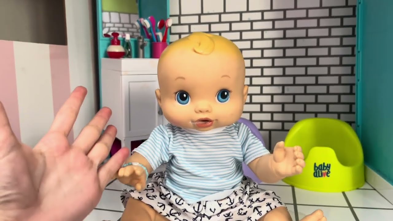 BABY ALIVE Doll training routine 🚽 BIG Accidents!