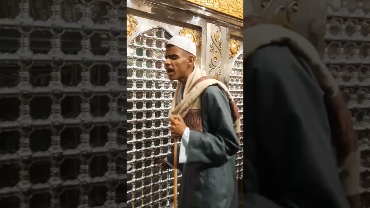 الشيخ احمد الشخيبي في مقام سيدنا الحسين-يا قرة عيني يا جد الحسنين