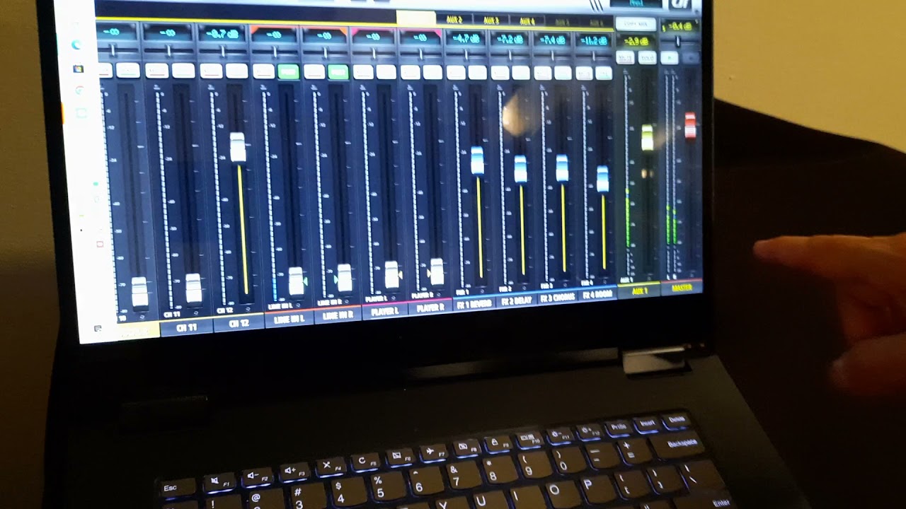 como crear una mezcla para transmission en vivo atravez de un celular en soundcraft ui16.