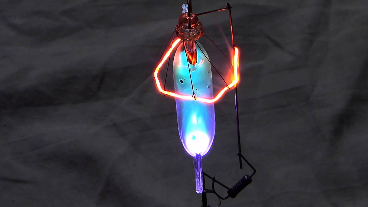 Odpalenie rozbitej lampy rtęciowo żarowej MIXf 250W - broken incandescent mercury lamp in action
