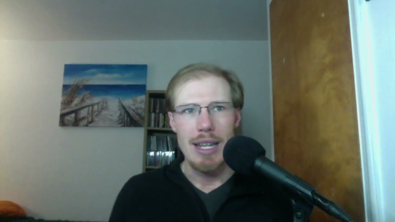 Being a Polyglot: Focusing on one language while learning several - English Listening Practice
