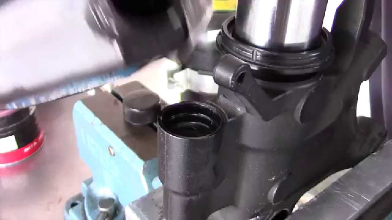 2006/7 Yamaha R6 fork oil and seal change