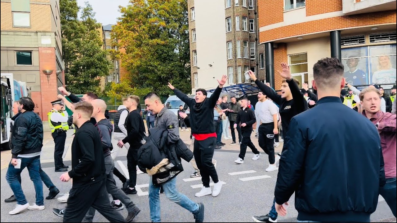 #manunited United fans Go Crazy at #stamfordbridge #manunited 1  #chelsea 1