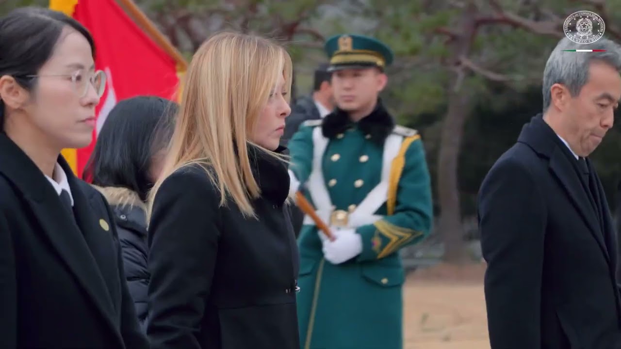 Visita del Presidente Giorgia Meloni al Cimitero Nazionale di Seoul