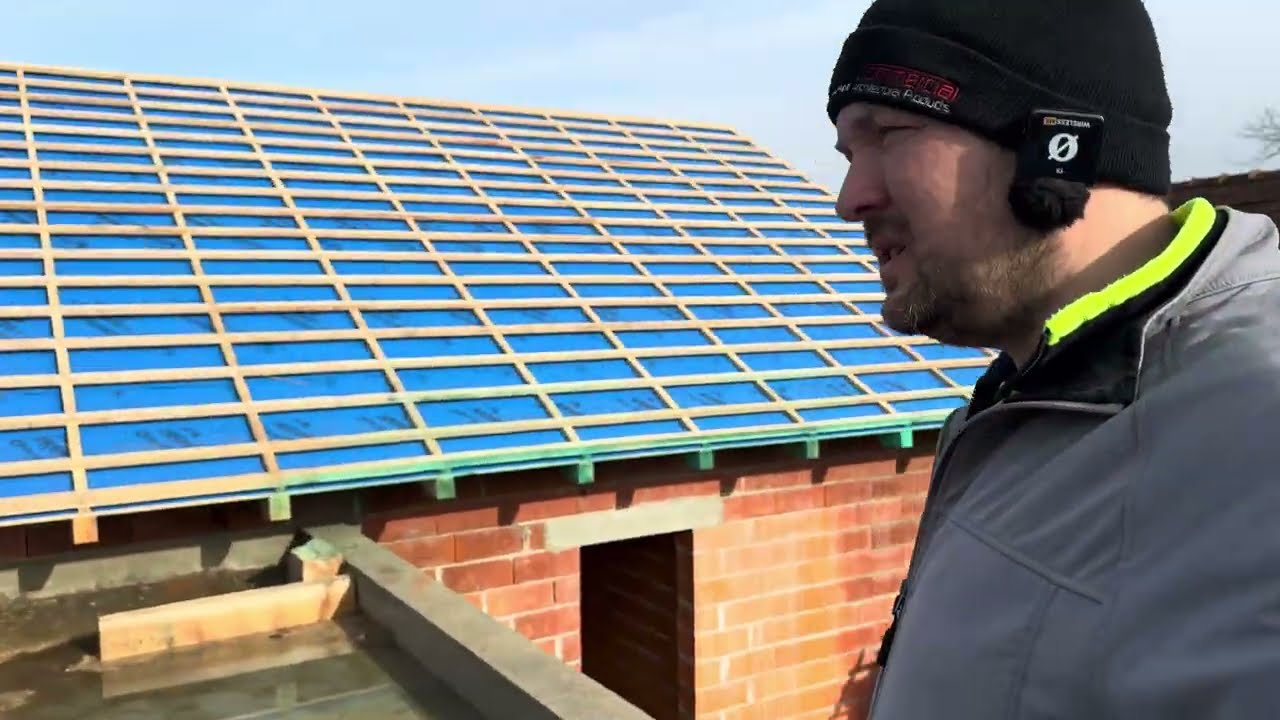 400 m2 roof framing is done