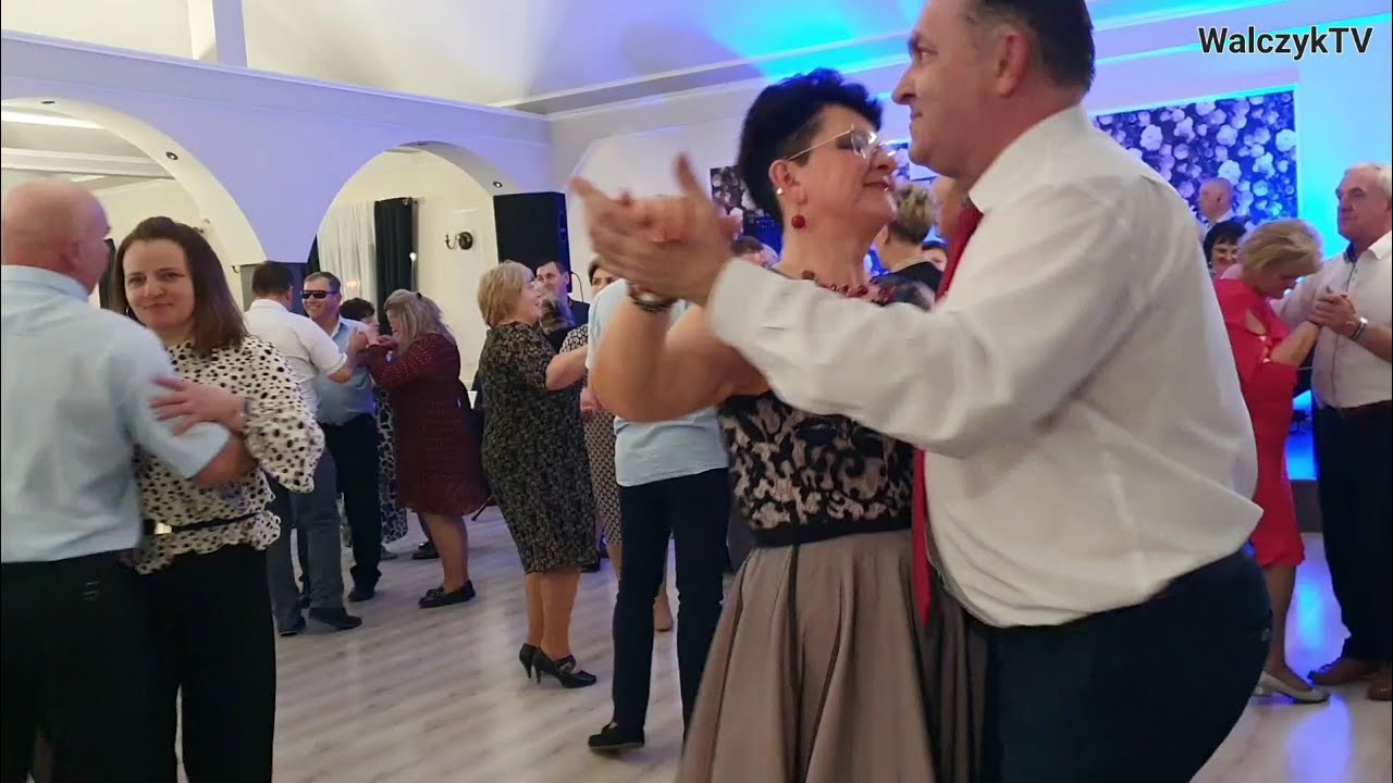 PIĘKNY STARY WALC Zespołu Roland na zabawie ludowej w cudownym klimacie 