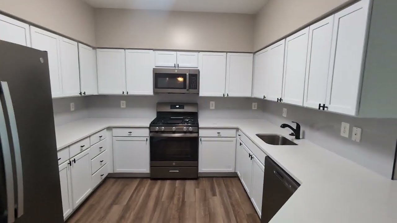 2 Bedroom 2 Bathroom B5 Floor Plan Tour. The Rothbury Apartments In Gaithersburg, MD