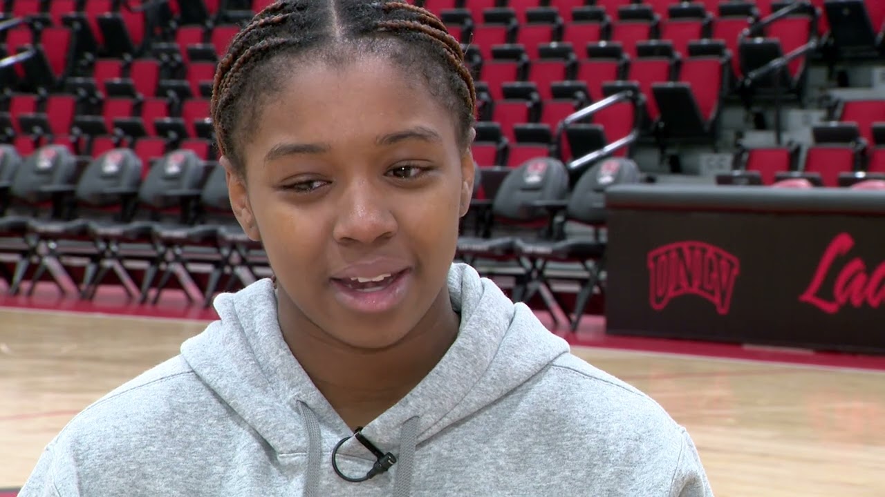 Lady Rebels Sydni Summers now plays for her daughter