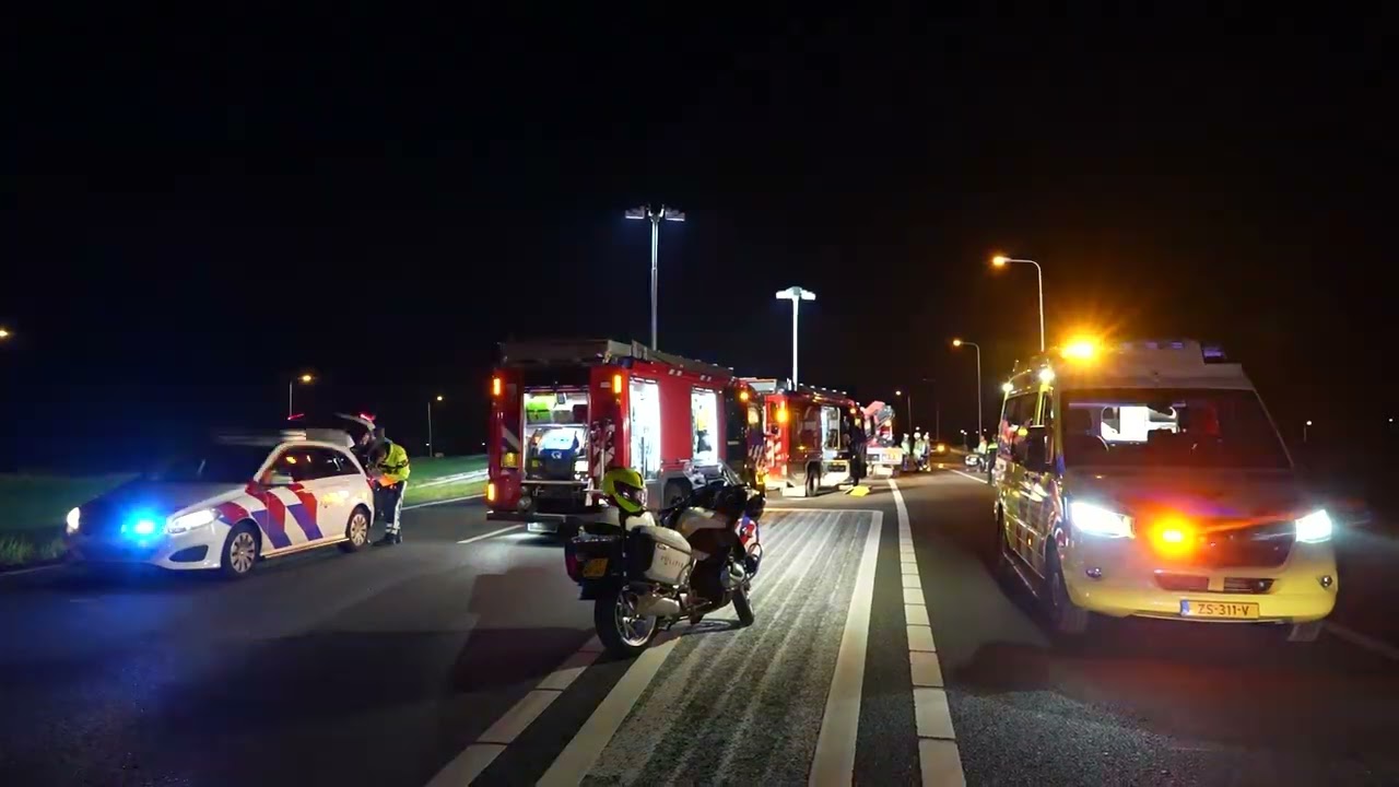 Ernstig ongeluk A6 bij Lelystad tussen twee vrachtwagens