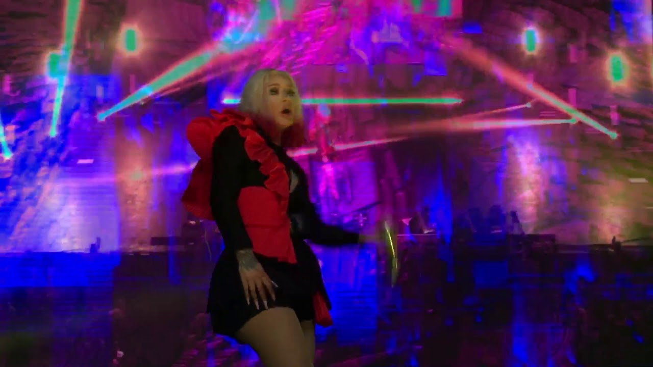 Iggy Azalea - Lola (Live São Paulo - Brazil) In My Defense Tour