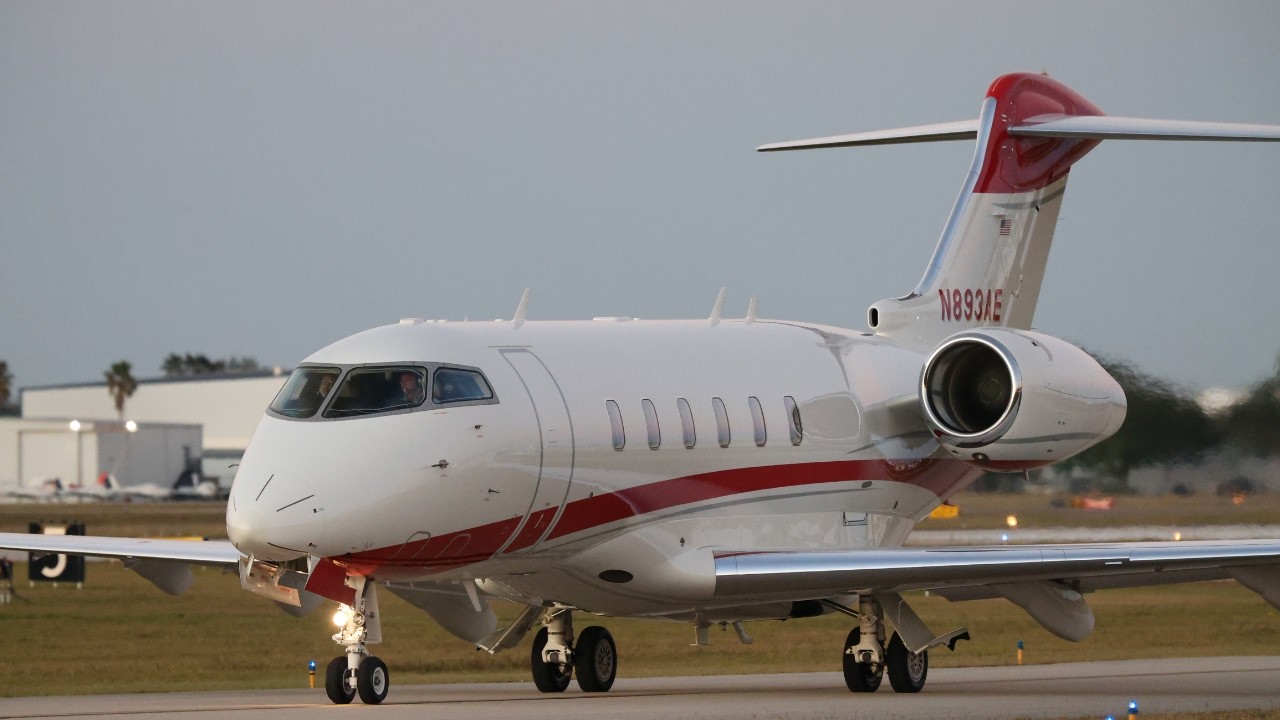 NAPLES AIRPORT PRIVATE JETS | Plane landing and takeoff video