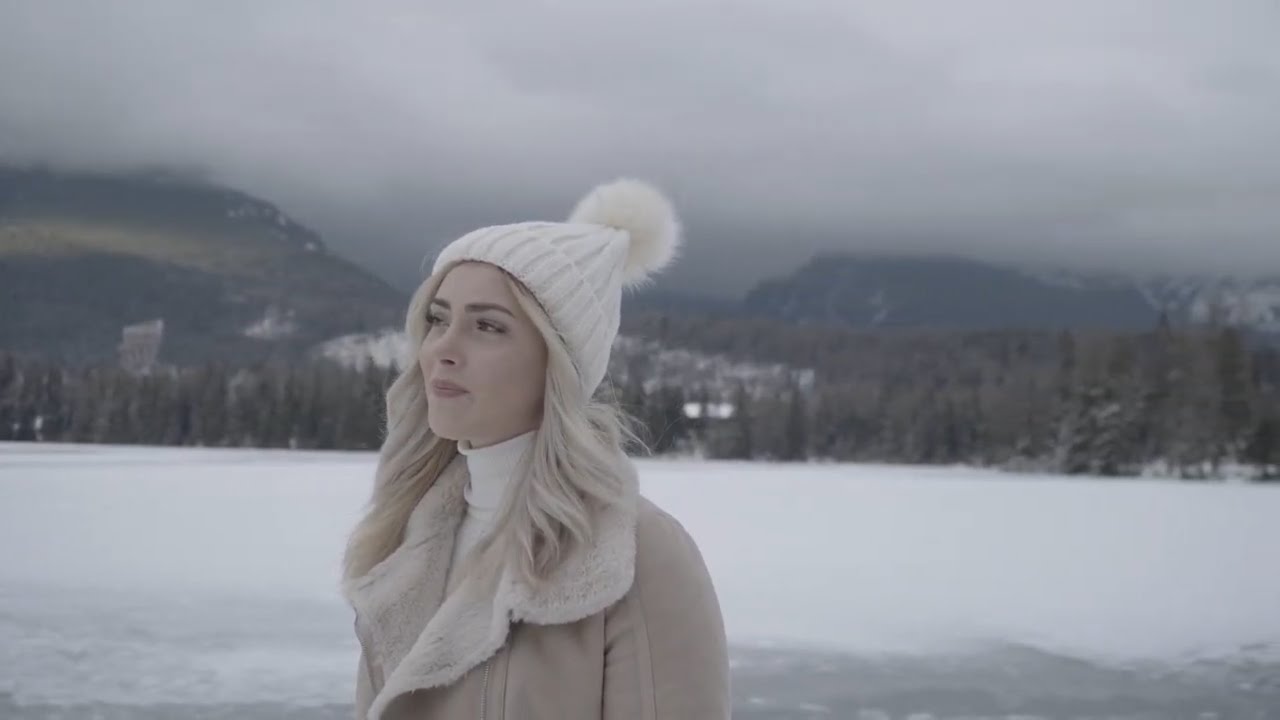 Jana Glovaťáková- ČAS VIANOČNÝ (Official Video)