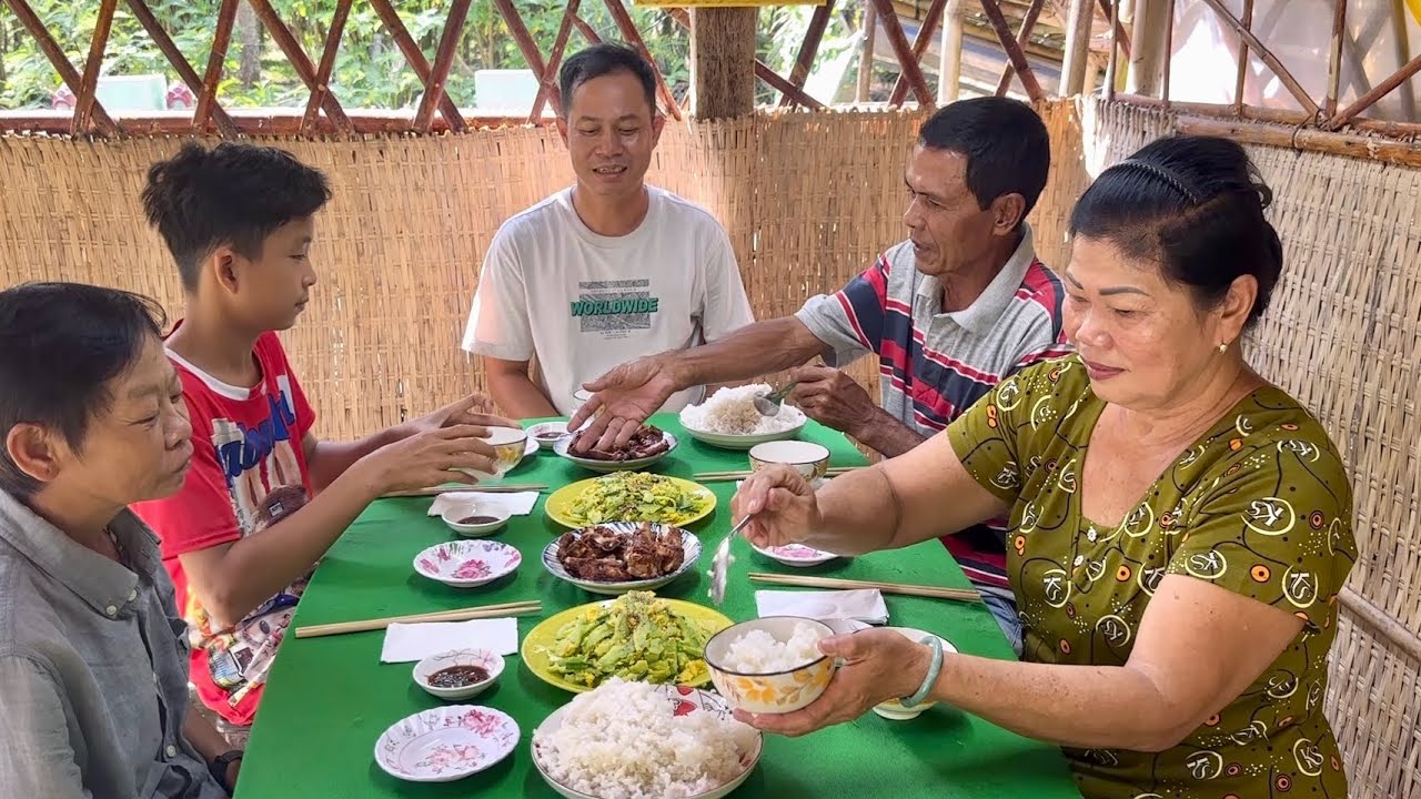 Kính Chúc Năm Mới Bữa Cơm Gia Đình Với Những Món Ăn Ý Nhgĩa Đầu Năm /at6n