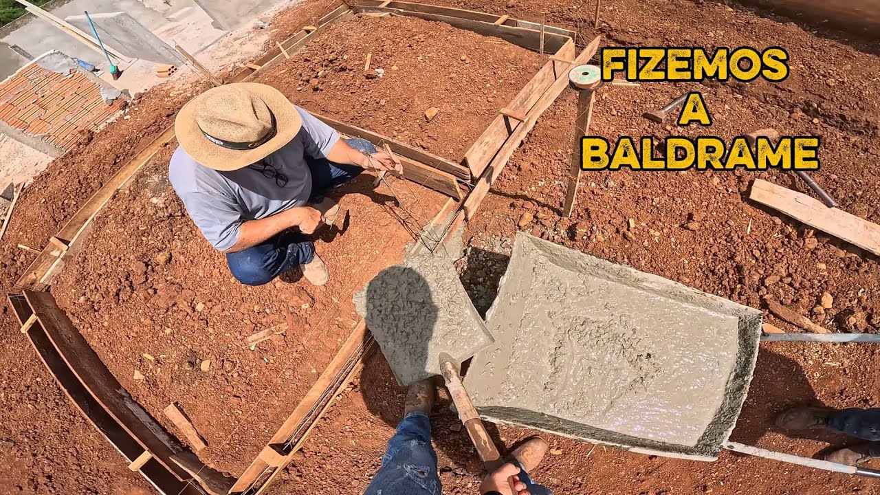 FIZEMOS O ALICERCE DO GALINHEIRO 