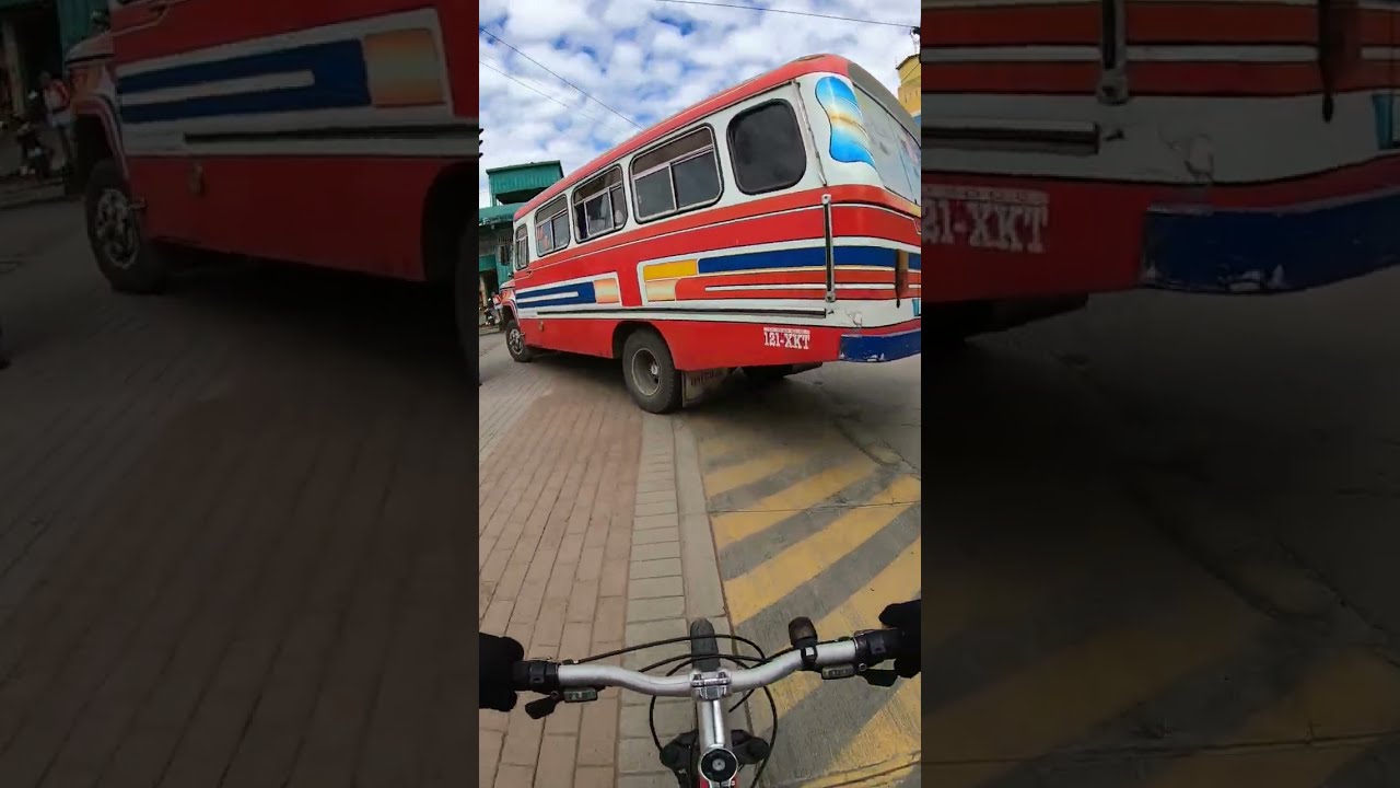 Como siempre, transportandome en la bicla en calles y avenidas de Cochabamba