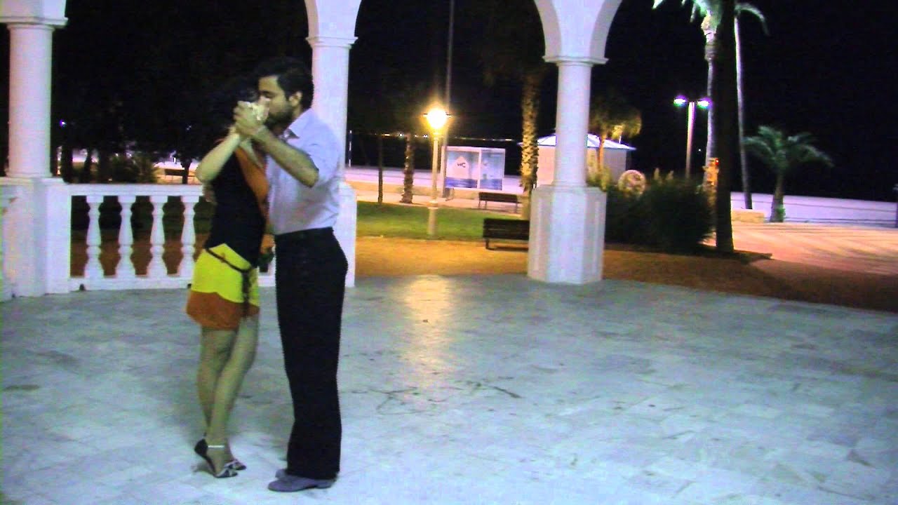 TANGO. Pas de base