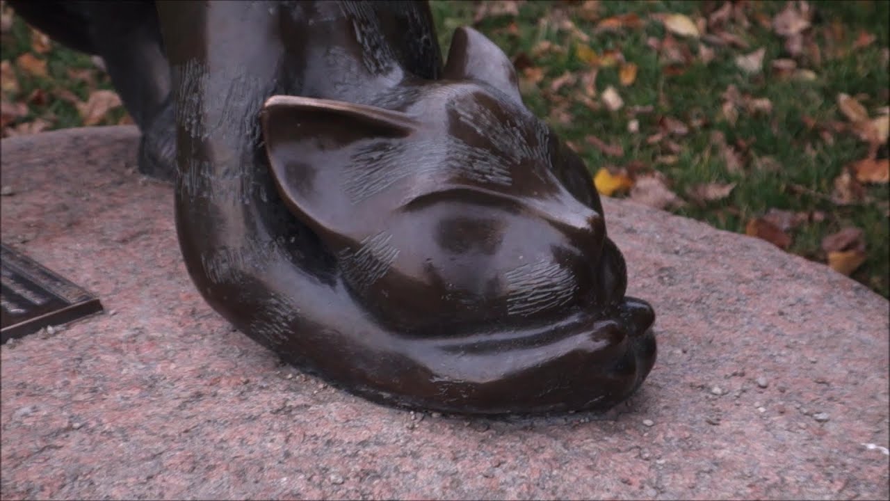 CAT STATUE (WARSAW, POLAND) - Rzeźba Kota Niezależnego Cyryla