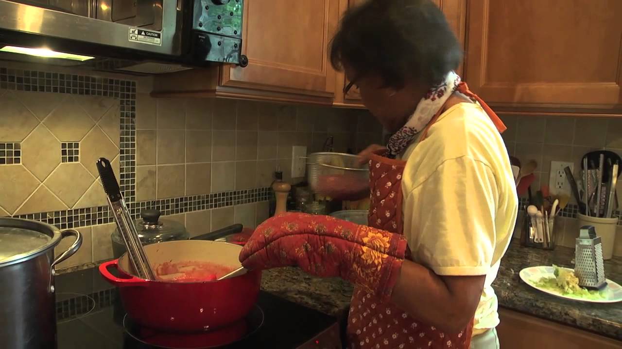 How to Make Strawberry Preserves