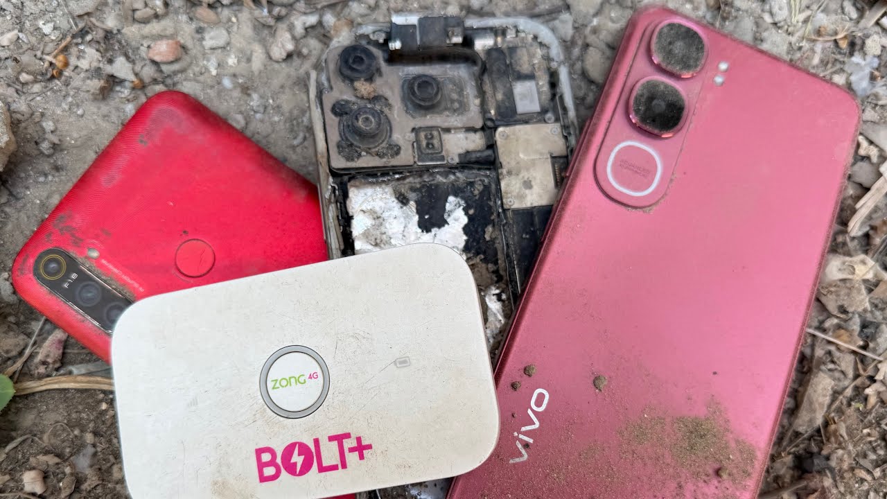 Restoring Abandoned Destroyed iPhone Found in Trash 
