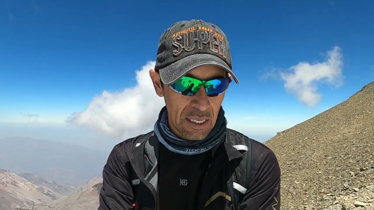 Apunado a 500 metros de la cumbre , Cerro el plomo