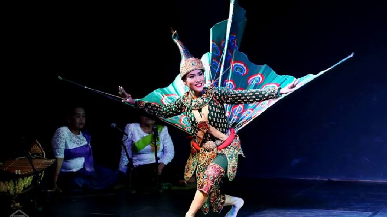 ភ្លេងពិណពាទ្យ ថ្វាយគ្រូទស្សន៍បារមី ជើត ក្ងោកប៉ៃលិន