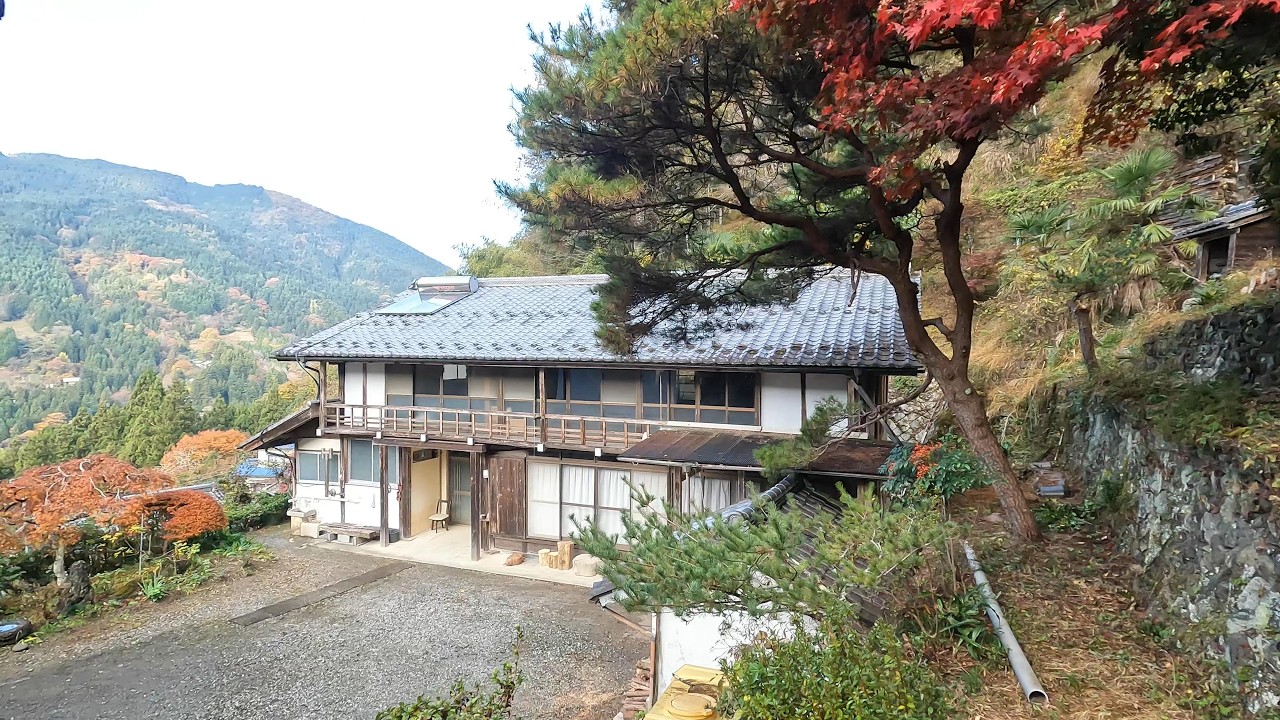 【埼玉県秩父市】映画の舞台になったムツばあさんの美しい古民家集落
