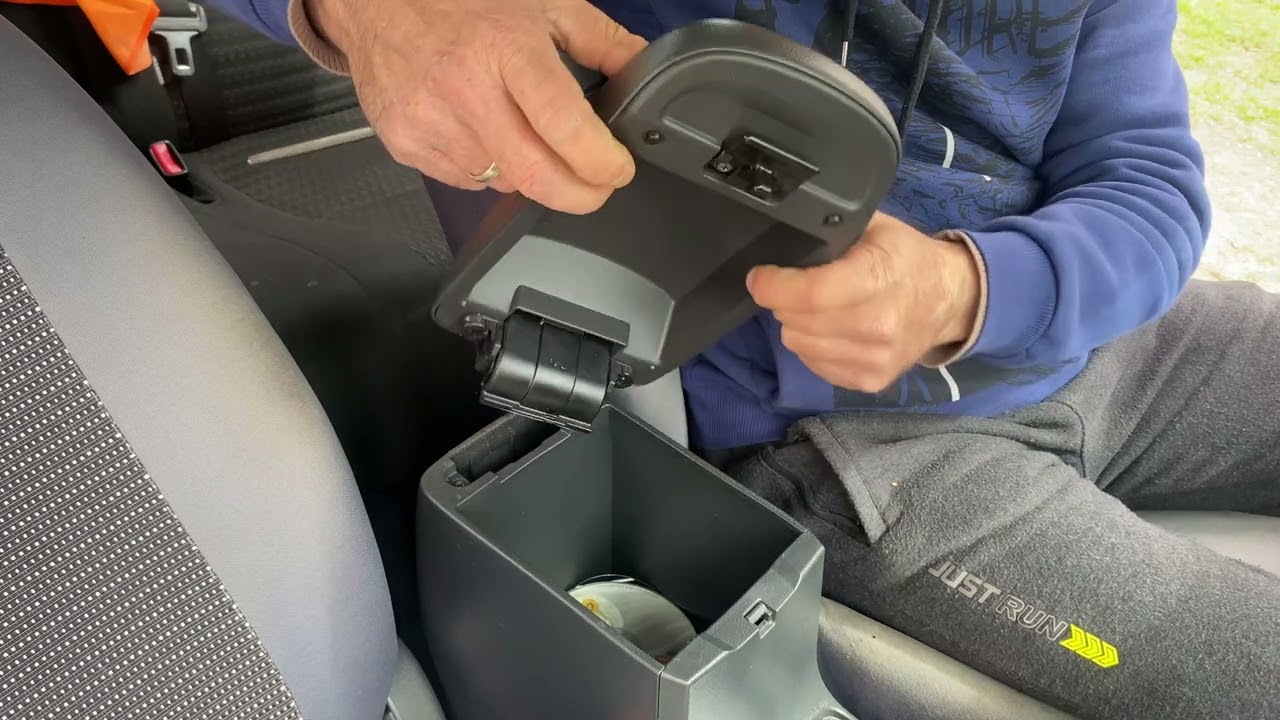 2007-2013 Toyota Corolla How to Remove Center Console Armrest Lid Καπάκι Υποβραχιόνιου Κονσόλας