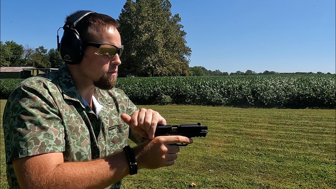 Glock 44 VS Smith & Wesson M&P 22 VS Taurus TX22... Who won?