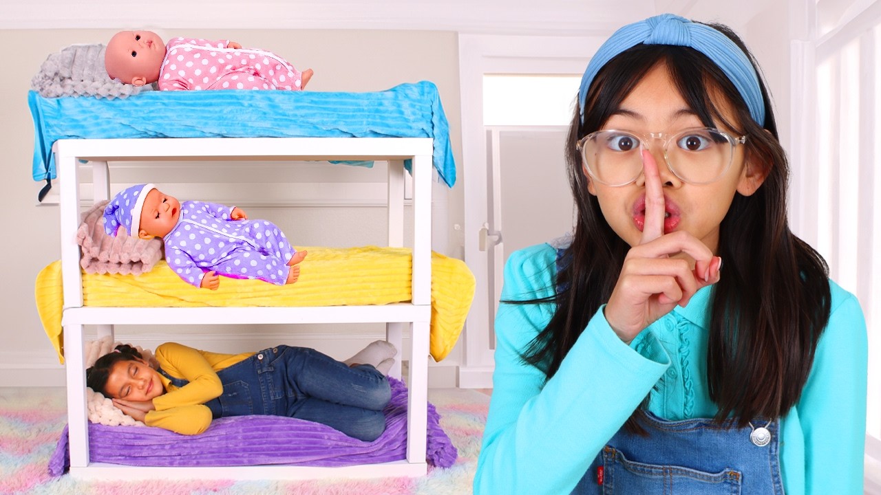 Ellie y Charlotte Aprenden a Cuidar Bebés 👶🍼