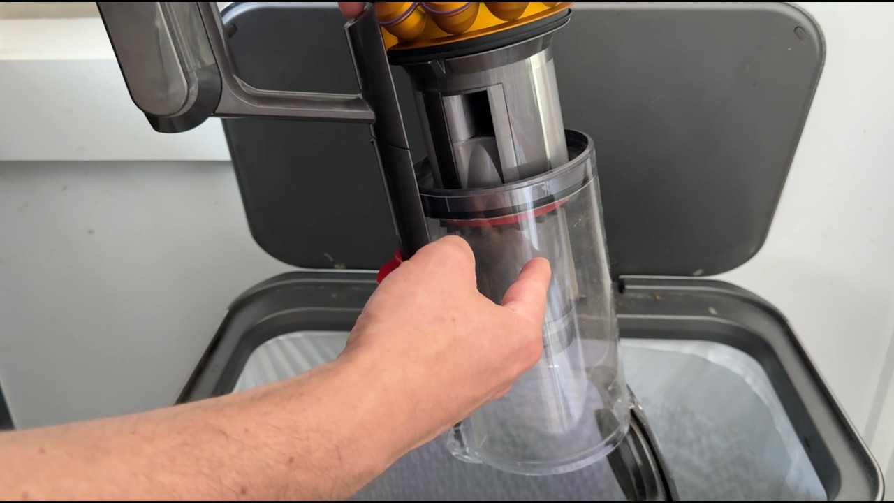 How To Empty The Bin Of A Dyson V15 Submarine